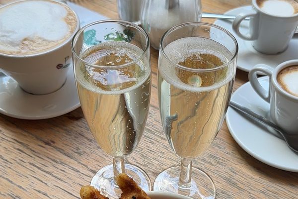 Prosecco, unlimited throughout the sitting.