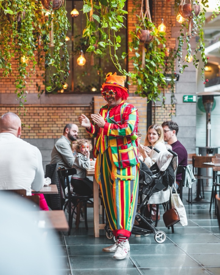 Toto the clown, in the room during brunch.
