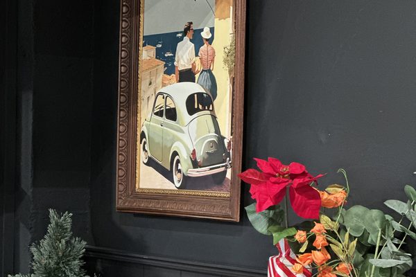 A detail of L'Annexe's Christmas décor.