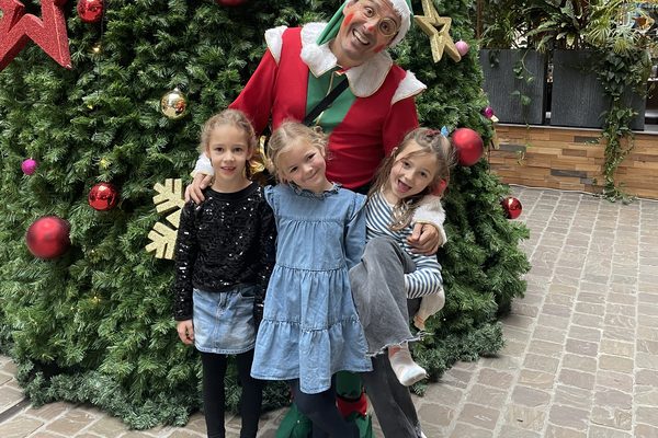 Father Christmas doing the rounds during both sittings.